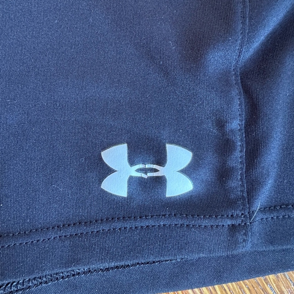 Under Armour gym shorts - Picture 2 of 4